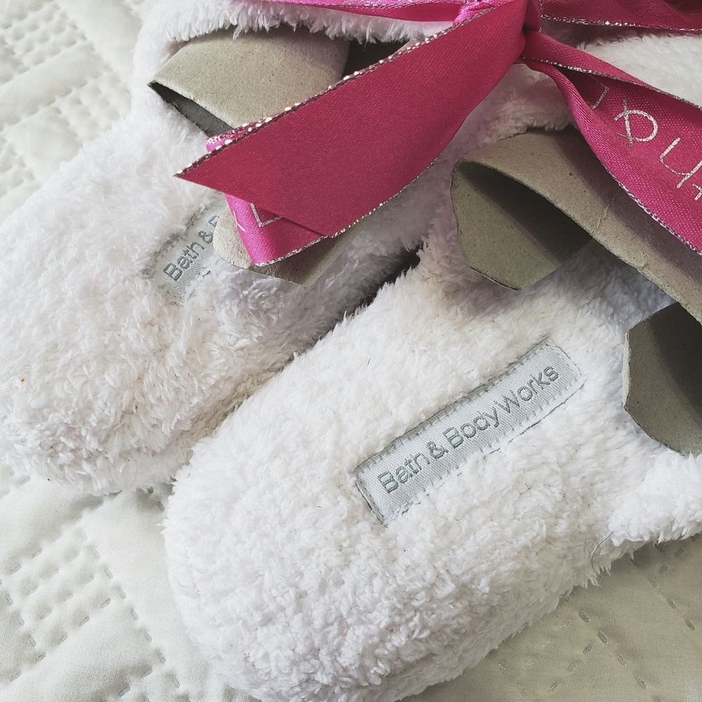 Sold Elsewhere - NWT Bath and Body Works Slippers - Picture 2 of 3